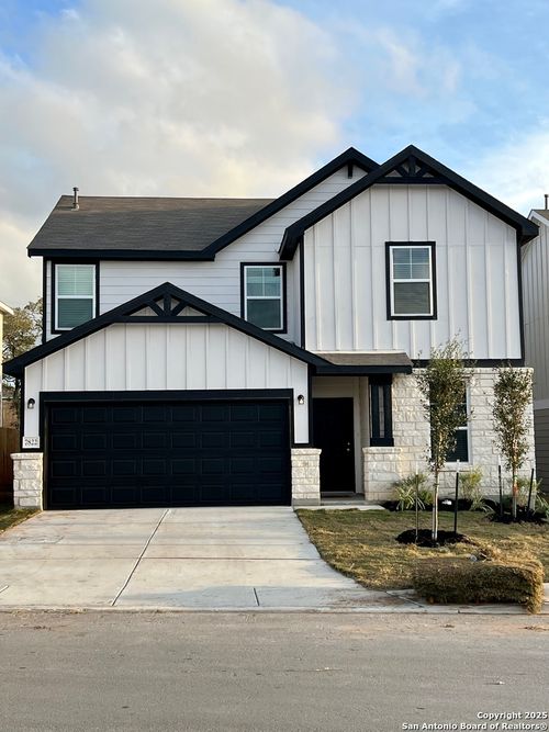 7822 Ponderosa Pne, Boerne, TX, 78015-5228 | Card Image