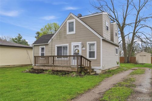 2164 Savoy Ave, Burton, MI, 48529-2174 | Card Image