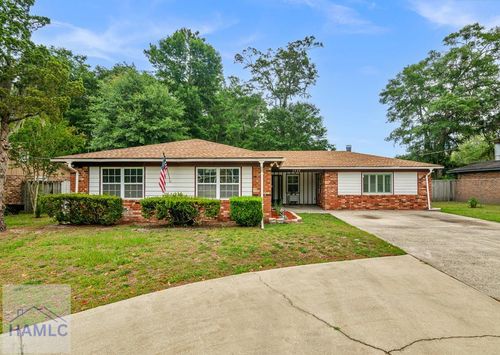 1046 Live Oak Dr, Hinesville, GA, 31313-5117 | Card Image