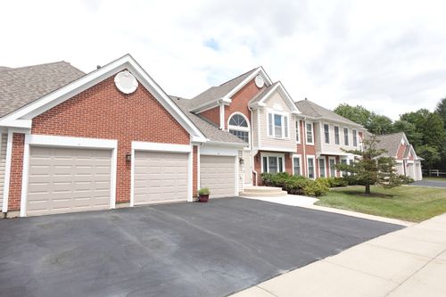 d-231 University Ln, Elk Grove Village, IL, 60007-7058 | Card Image