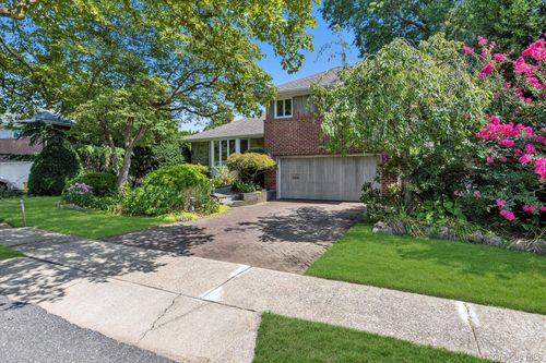 19 Clearland Rd, Syosset, NY, 11791-6915 | Card Image