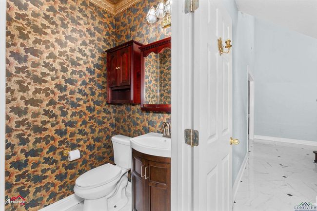 6119 N I 20 Service Rd, House other with 6 bedrooms, 4 bathrooms and null parking in Marshall TX | Image 20