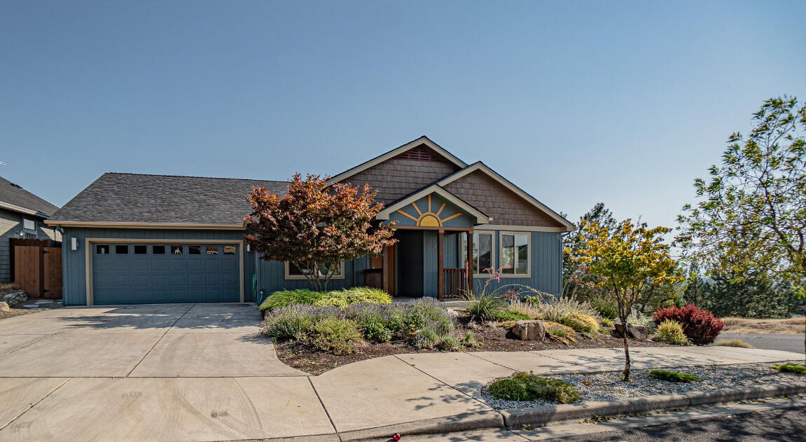 Azure Way, Eagle Point, OR 97524