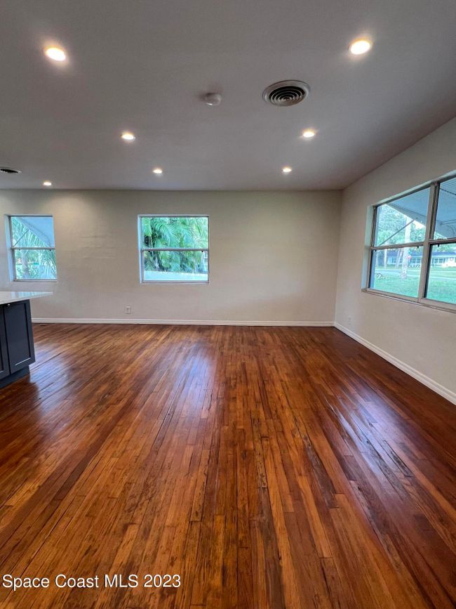 2202 Greenway Drive, Inactive in Melbourne Zoocasa