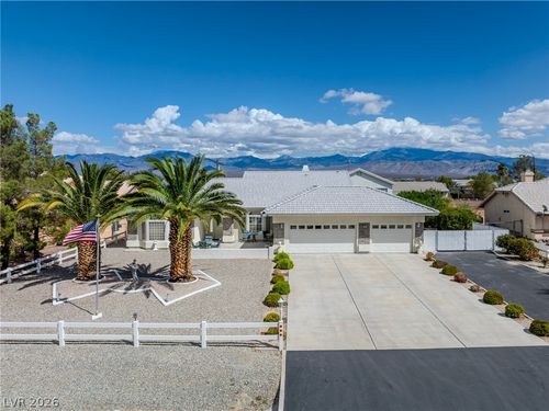 2421 S Yakima Ave, Pahrump, NV, 89048-5735 | Card Image