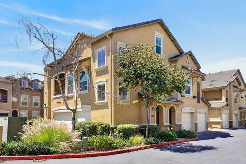 913-5350 Dunlay Dr, Sacramento, CA, 95835-1572 | Card Image