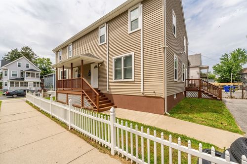 10-8 Kensington Ave, Springfield, MA, 01108-1811 | Card Image