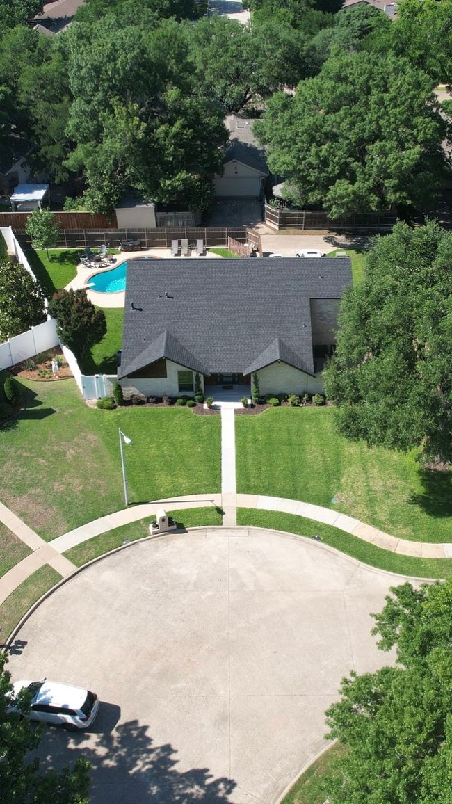Aerial view of a pool area | Image 38