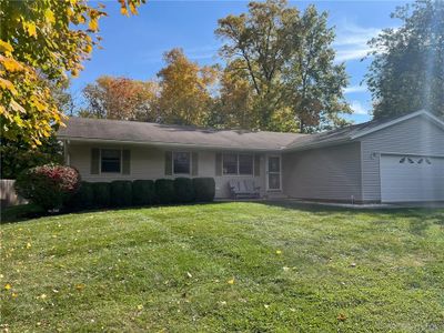 124 Thunder Drive, House other with 3 bedrooms, 2 bathrooms and null parking in Eaton OH | Image 1