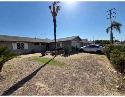 2924 W Mcfadden Ave, Santa Ana, CA, 92704-3028 | Card Image