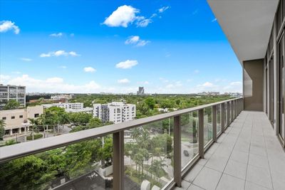 813 - 2678 Tigertail Ave, Condo with 2 bedrooms, 2 bathrooms and null parking in Miami FL | Image 2