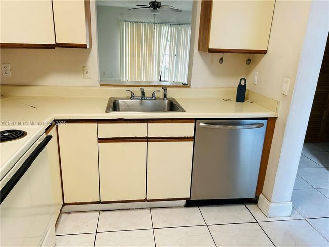 APT-106 - 8720 N Sherman Cir, Condo with 2 bedrooms, 2 bathrooms and null parking in Miramar FL | Image 15