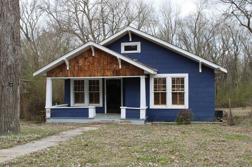 380 Salem Ave, Holly Springs, MS, 38635-2421 | Card Image