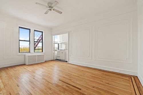 5g-44-14 Newtown Rd, Astoria, NY, 11103-2257 | Card Image
