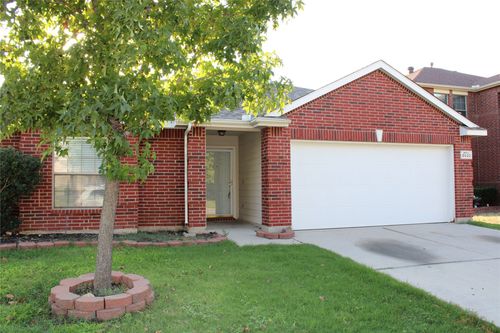 5820 Show Master Ln, Fort Worth, TX, 76179-2376 | Card Image