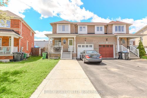 12 Bramcedar Cres, Brampton, ON, L7A1T1 | Card Image