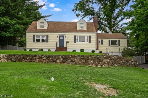 27 Dogwood Rd, Morris Plains, NJ, 07950-1918 | Card Image