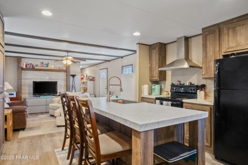 27491 W San Juan Ln, Seligman, AZ, 86337-5180 | Card Image