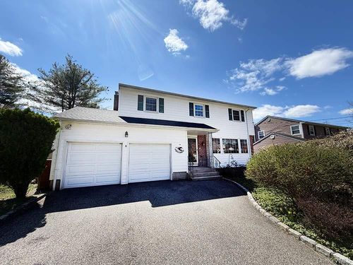 20 Harby Dr, Huntington, NY, 11743-5012 | Card Image