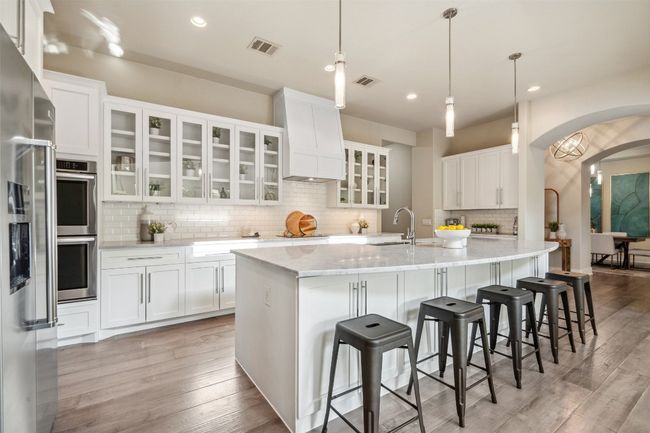 511 Hurst Creek Rd, House other with 5 bedrooms, 4 bathrooms and 6 parking in Lakeway TX | Image 4