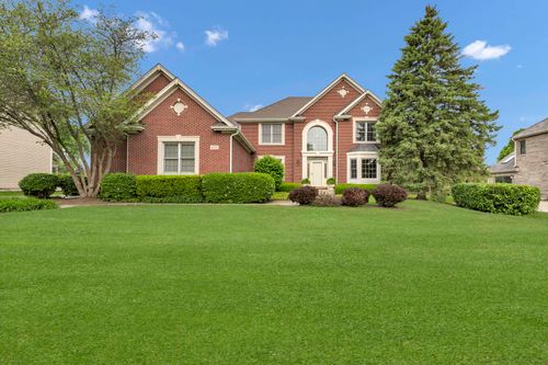 631 Mason Ln, Lake In The Hills, IL, 60156-4456 | Card Image