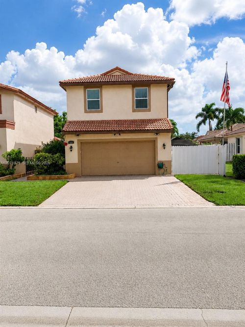 7548 Nw 3rd Ct, Plantation, FL, 33317-2282 | Card Image