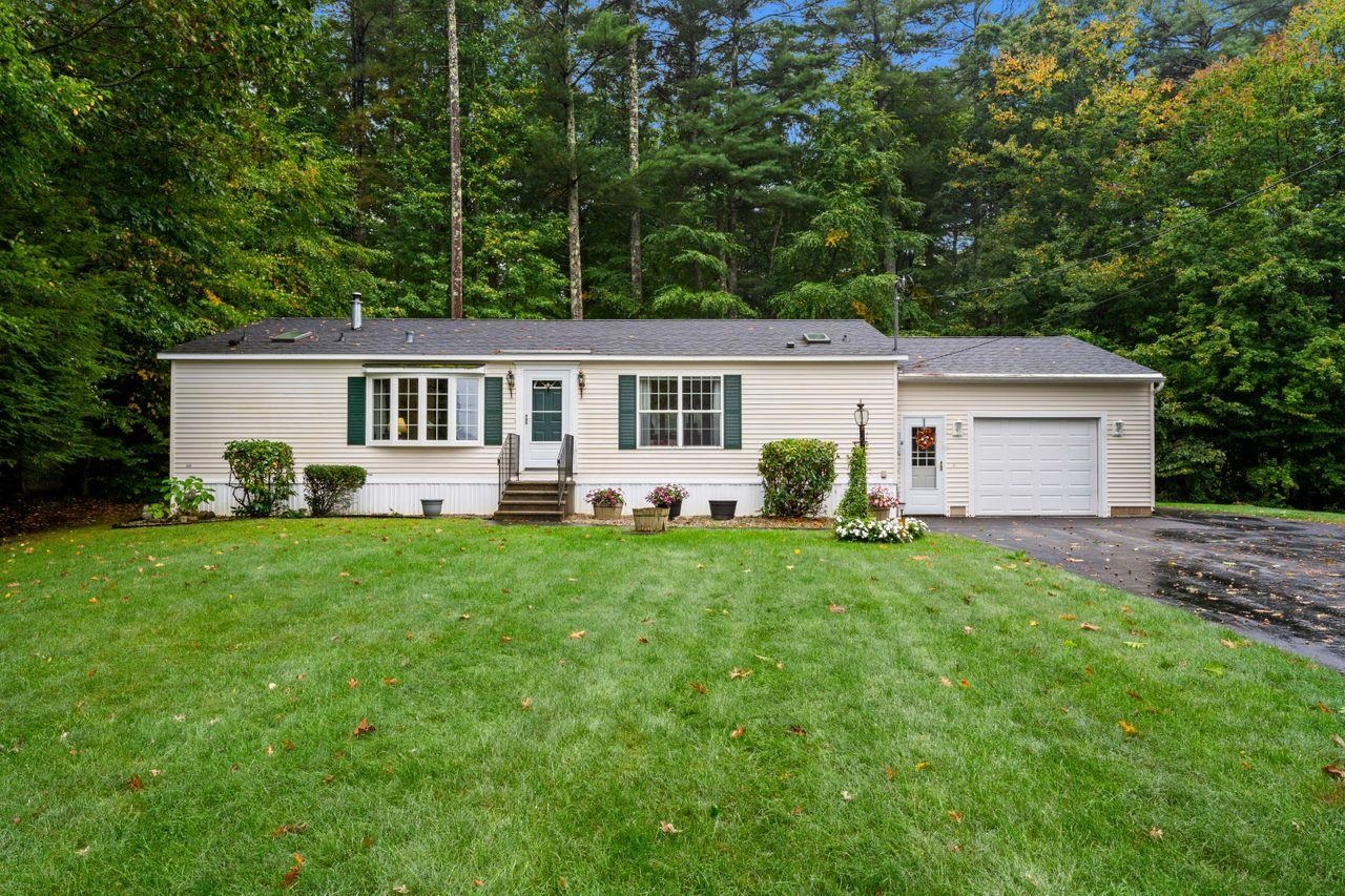 Stonegate Ln, Hampstead, NH 03841