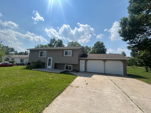 1324 Pelican Ln, Detroit Lakes, MN, 56501-2709 | Card Image