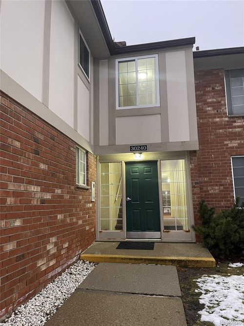 apt-261-30240 Southfield Rd, Southfield, MI, 48076-1308 | Card Image