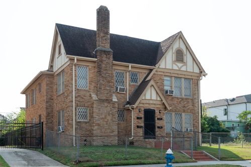 apt-2-405 W Clay St, Houston, TX, 77019-4469 | Card Image