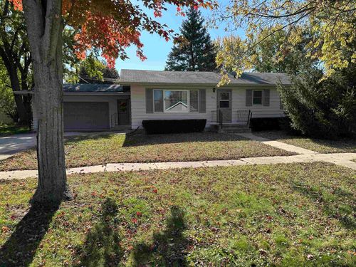 906 E 9th Street, Charles City, IA, 50616 | Card Image