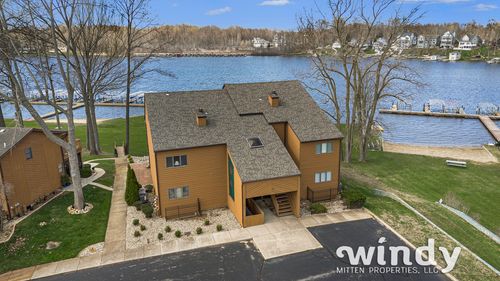 0-5576 N Watervliet Rd, Watervliet, MI, 49098-9783 | Card Image