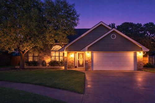 512 N Grover Ave, Lubbock, TX, 79416-3301 | Card Image