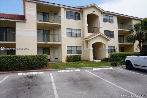 27-3-630 S Park Rd, Hollywood, FL, 33021-8703 | Card Image