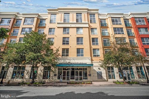 327-2200 N Westmoreland St, ARLINGTON, VA, 22213-1049 | Card Image