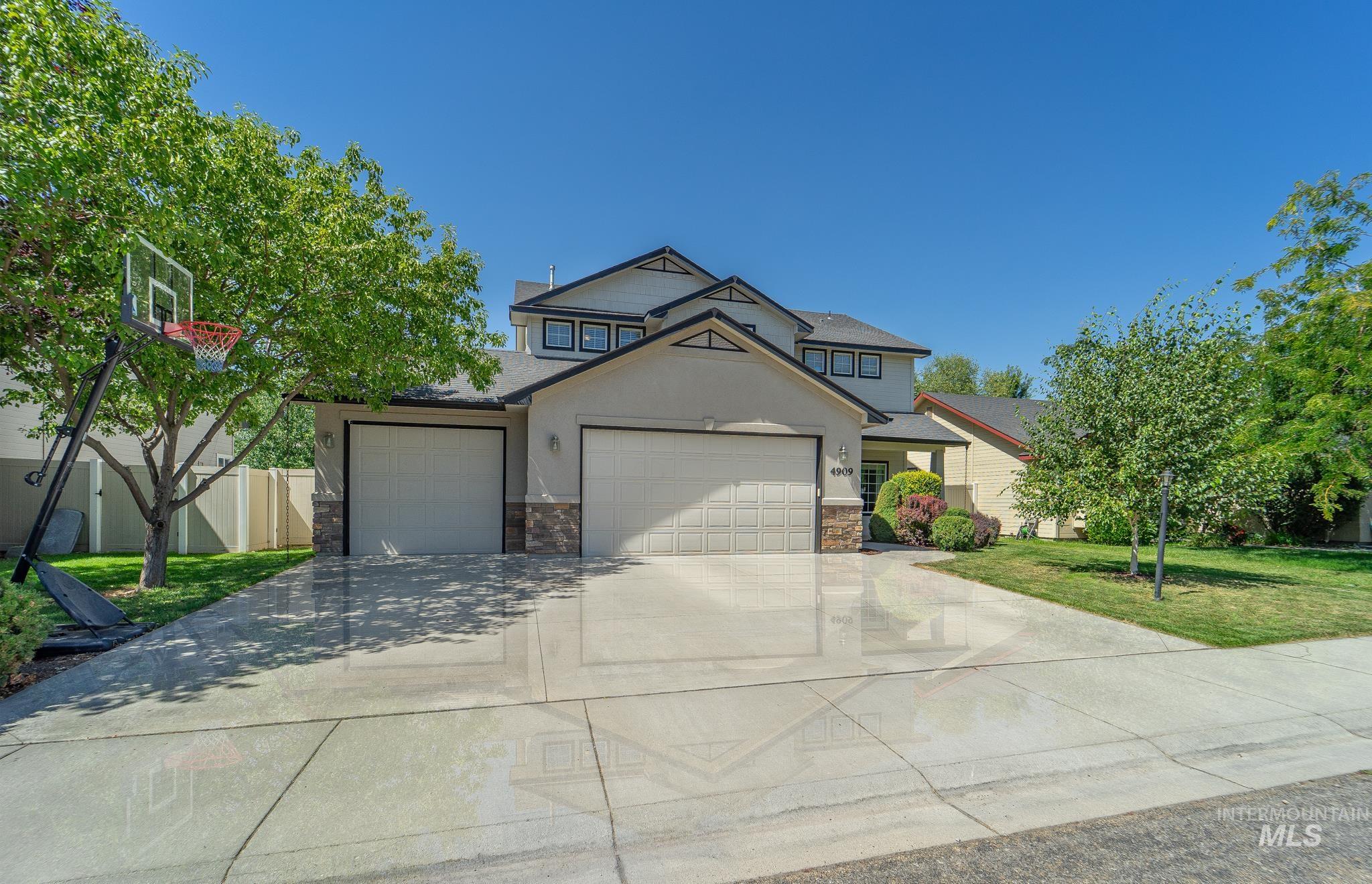 Chimney Peak Ave, Meridian, ID 83646