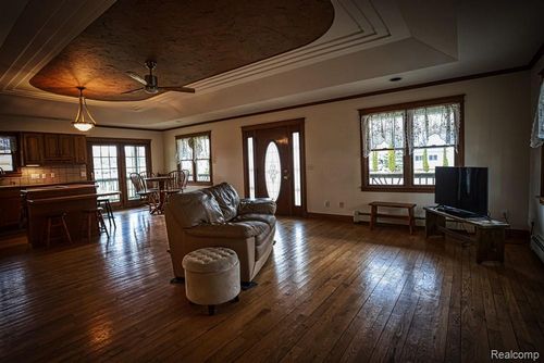 7118 Welles St, Brown City, MI, 48416-8695 | Card Image