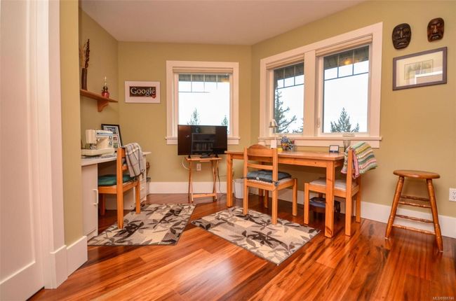 Bright and airy room for sewing or hobbies | Image 18