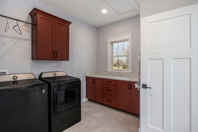 MF laundry is conveniently located | Image 23