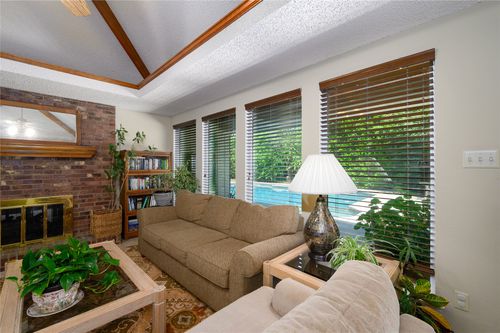 401 Cove Cir, Mckinney, TX, 75071-3442 | Card Image