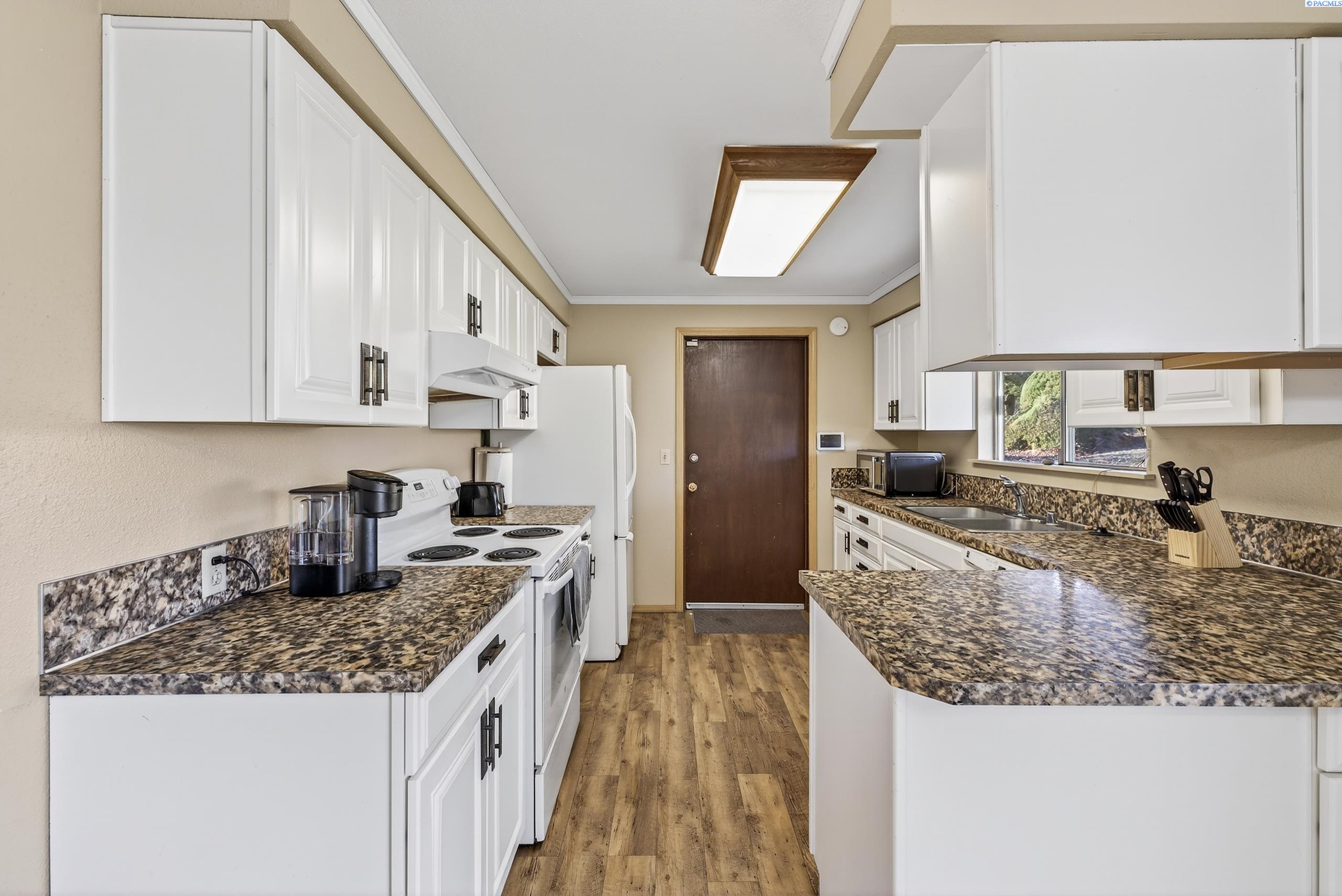 Residential in Sunnyside 5
