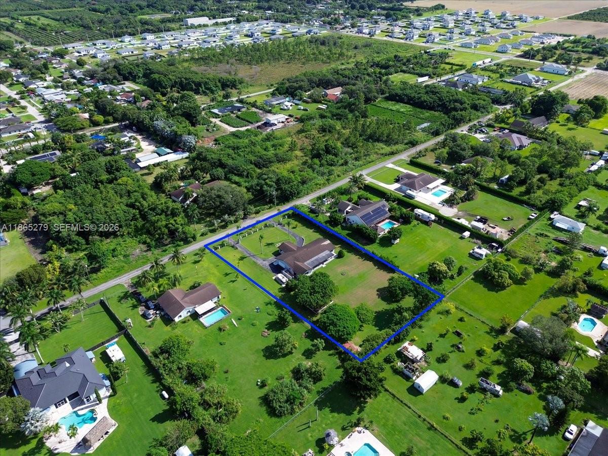 Residential in Homestead 3