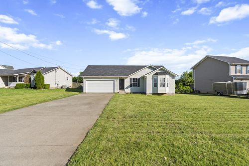 707 Shetland Dr, Oak Grove, KY, 42262-8121 | Card Image