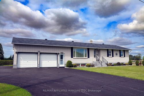 12274 County Rd 18, Williamsburg, ON, K0C2H0 | Card Image