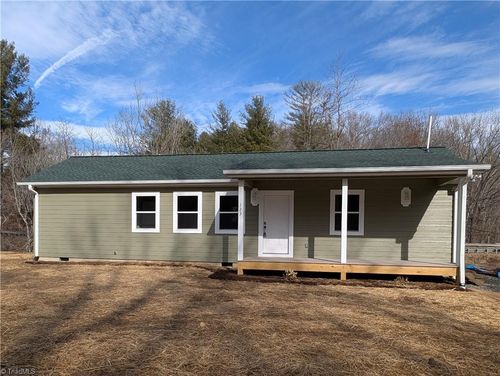 123 Southside Dr, Sparta, NC, 28675-9690 | Card Image