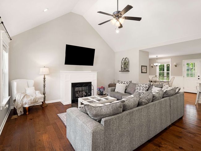 310 Diane Loop, House other with 3 bedrooms, 2 bathrooms and 2 parking in White Bluff TN | Image 12