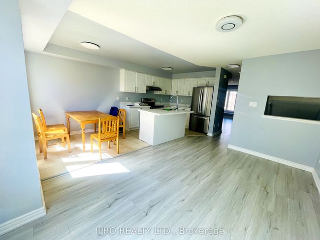 84 Bernard Ave, House attached with 3 bedrooms, 3 bathrooms and 1 parking in Brampton ON | Image 8