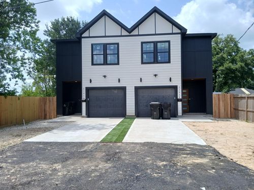 b-2195 W Lang St, Alvin, TX, 77511 | Card Image