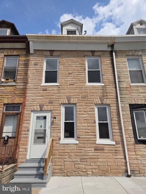 1335 Moss St, READING, PA, 19604-1906 | Card Image