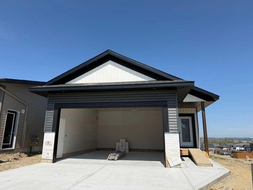 11 Vincent Gate, Sylvan Lake, AB, T4S0V7 | Card Image